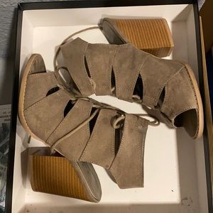 Tan/Off Gray Summer Wedges